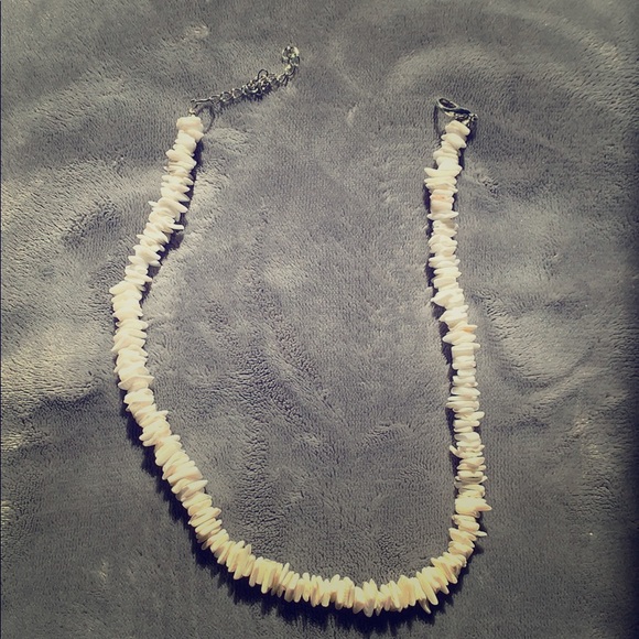 Puka shell necklace ✨ - Picture 1 of 3